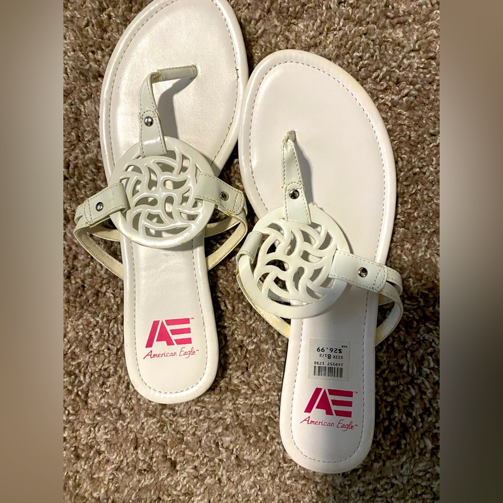 American Eagle sandals/ flip flops, size 8 1/2. White